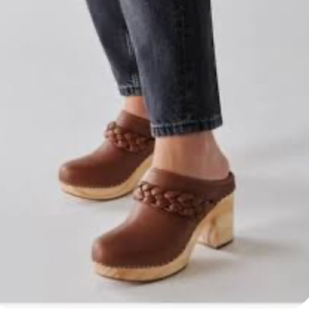 Dolce Vita Hila Braided Heel Saddle Leather Brown Women's Mule Clog i173